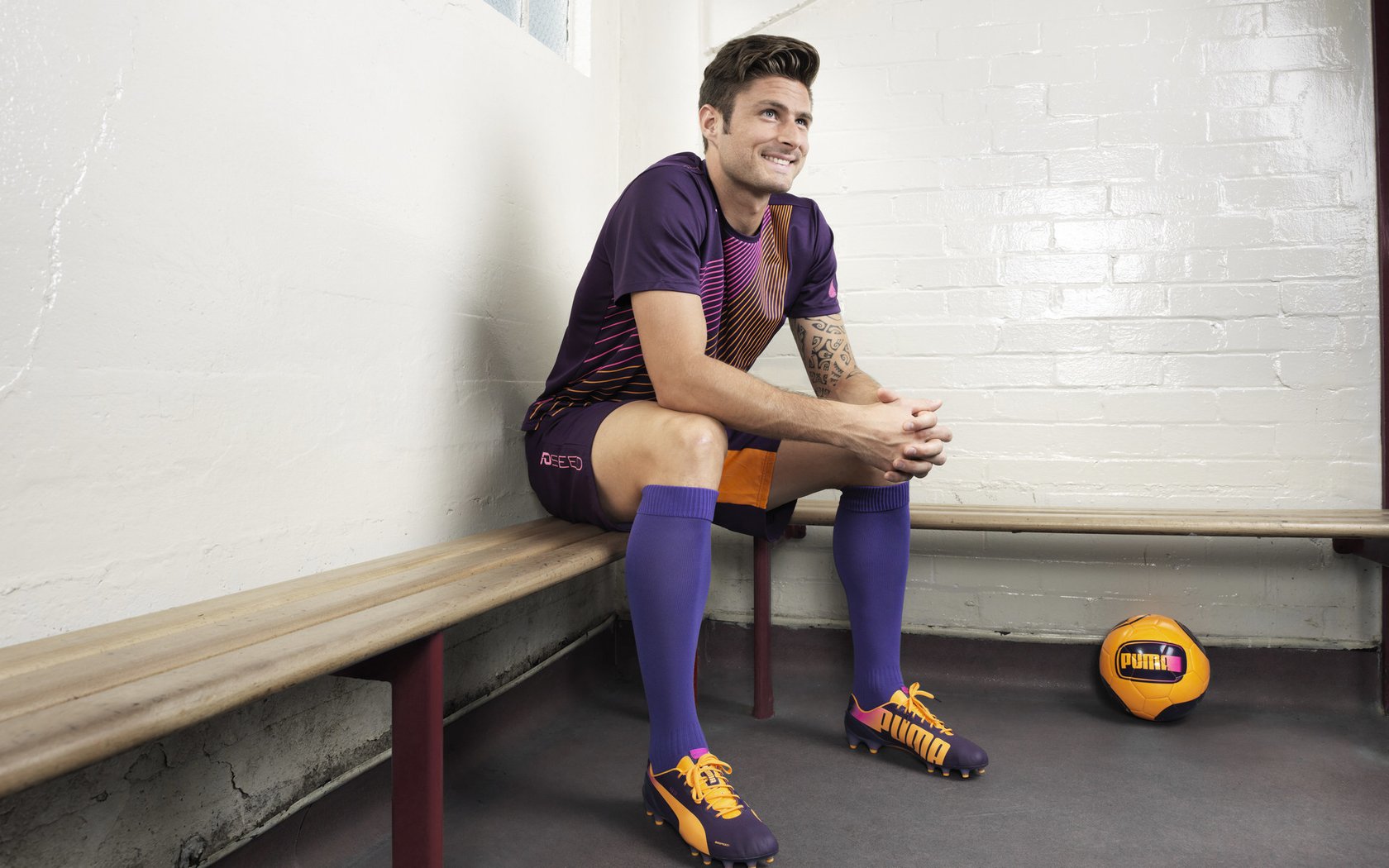 自由泳冲刺波兰展现强劲速度，自由泳冲刺训练